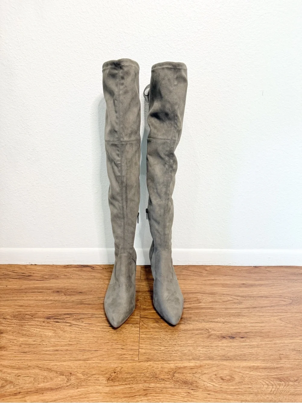 NWOT Vince Camuto Women’s Taupe Over-the-Knee Boots Size 7.5M Pointed Toe